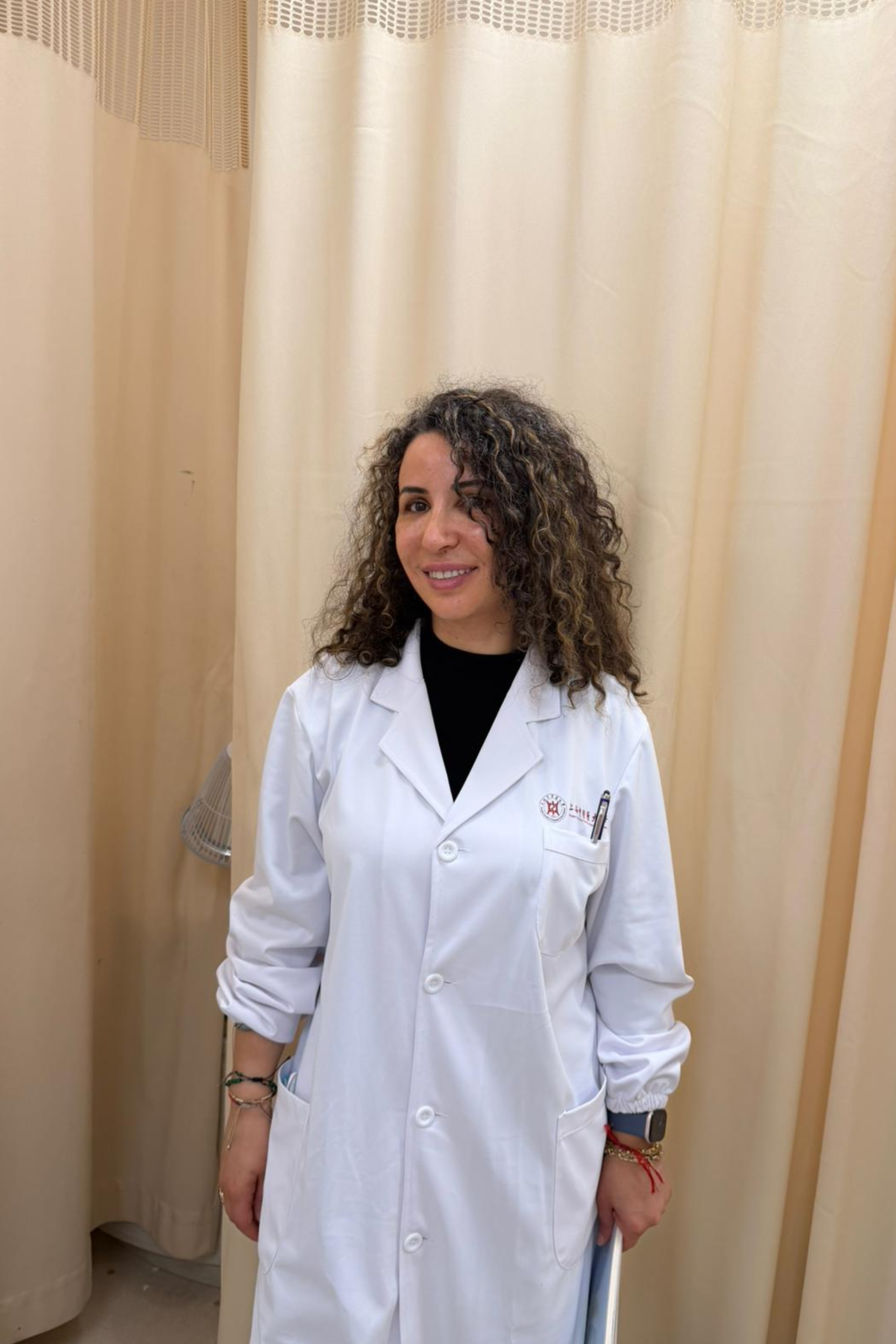 Noura HINCKER praticienne en médecine traditionnelle chinoise à Strasbourg spécialisée en acupuncture et soins naturels